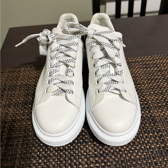 Alexander McQueen Oversized Sneakers - Picture 2 of 10